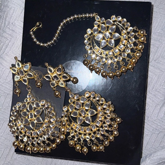 Reemat designs large tikka and earring set. - Picture 3 of 3